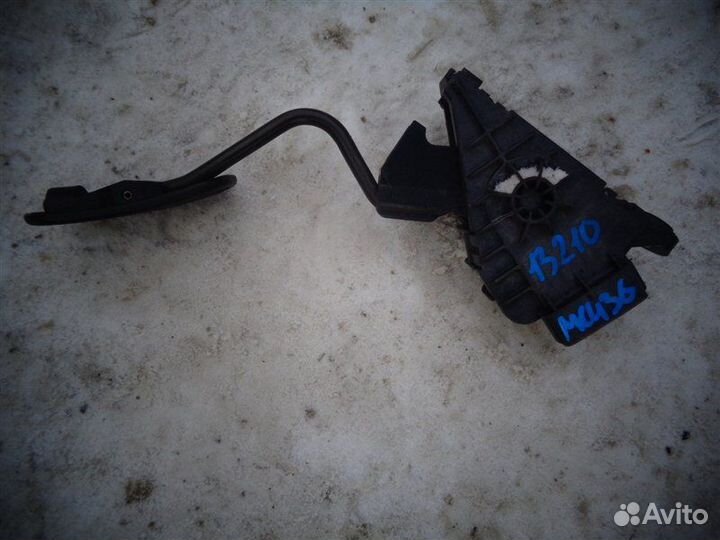 Педаль газа Toyota Harrier MCU35