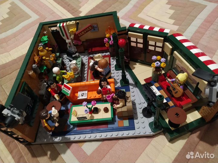 Лего Друзья (Lego Friends Central perk)