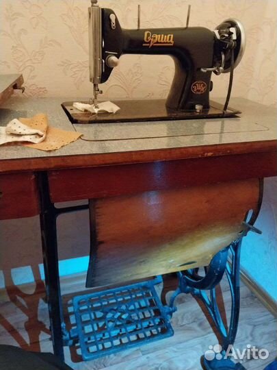 Швейная машинка ножная