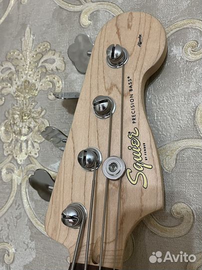 Бас гитара fender squier