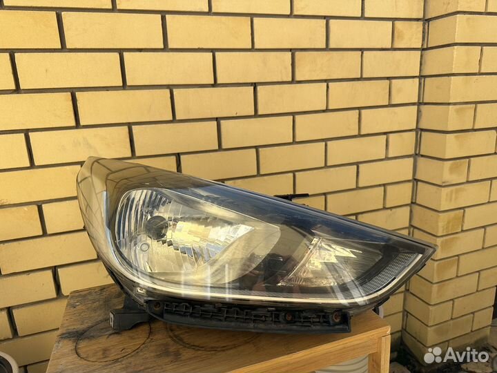 Фара на hyundai solaris 2
