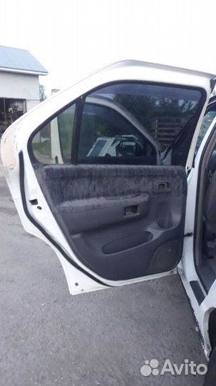 Дверь задняя левая Nissan R.nessa