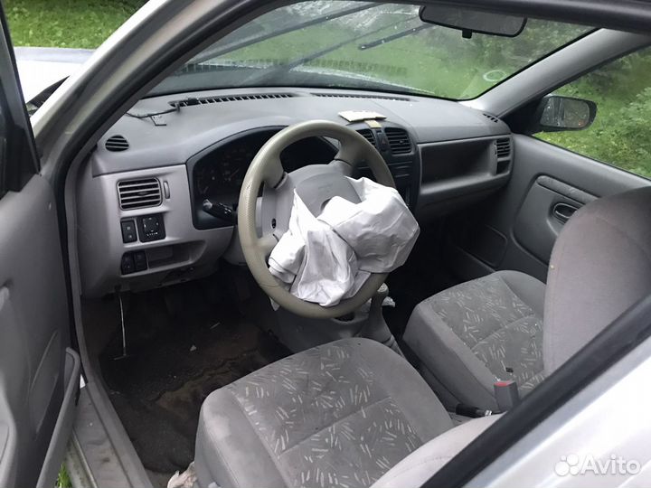 Разбираю Mazda Demio Familia 2000 DW