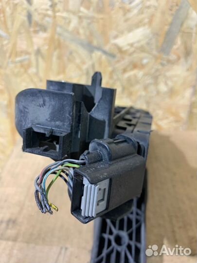 Педаль газа Volkswagen Golf 5 2003-2009