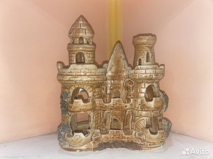 Замок для аквариума