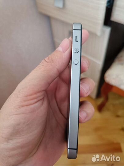Телефон iPhone 5s