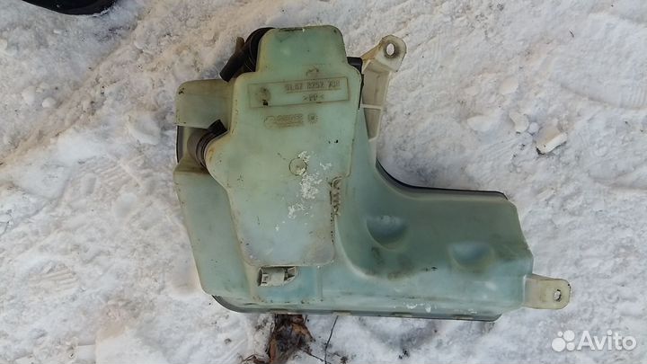 Бачок омывателя BMW X5 E53 2004