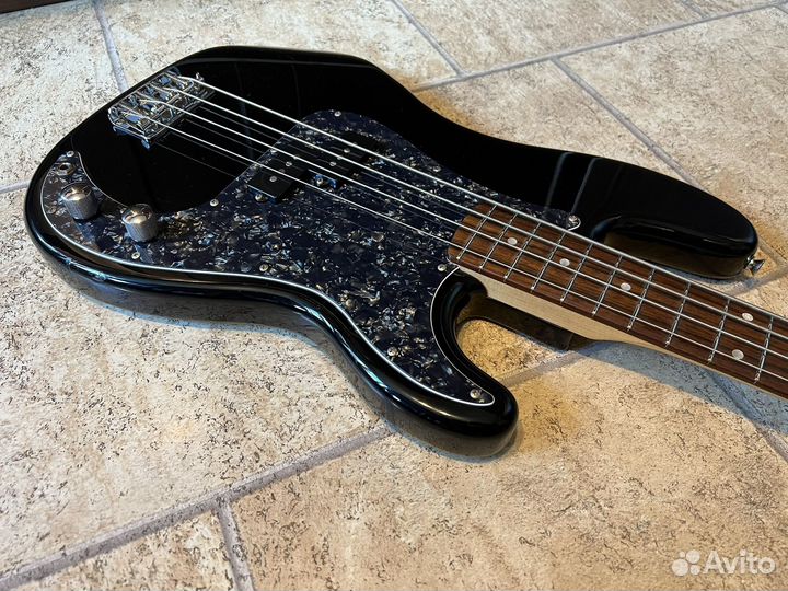 Бас гитара Fender Squier Precision Bass 2010