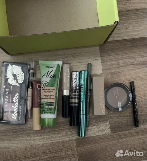 Коробка косметики