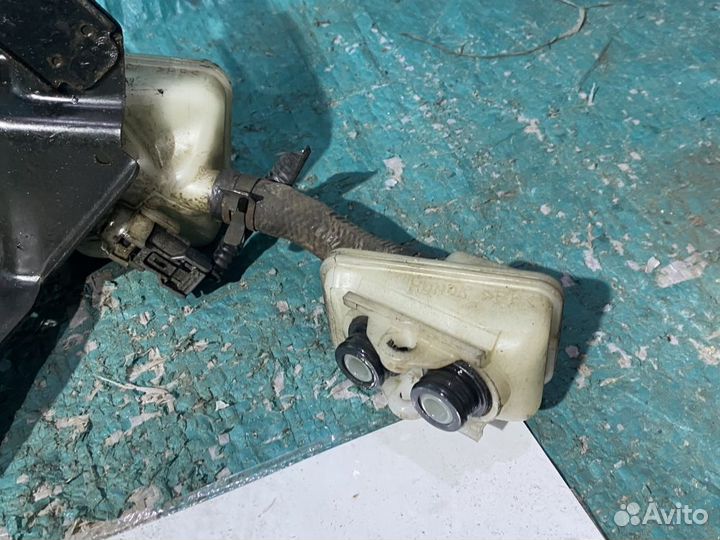 Бачок главного тормозного цилиндра Honda CR-V III