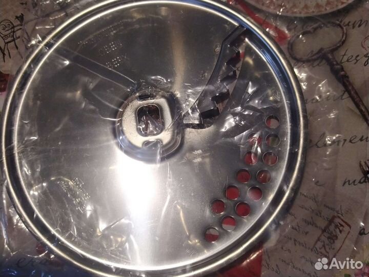 Запчасти к комбайну bosch 5529.Кубик, чаша