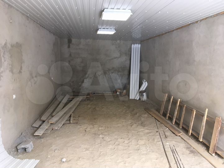 Гараж, > 30 м²