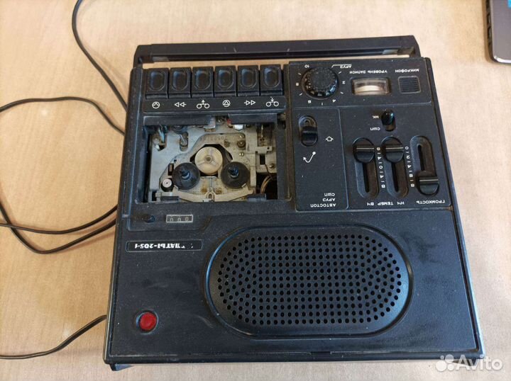 Кассетный магнитофон СССР Карпаты 205-1