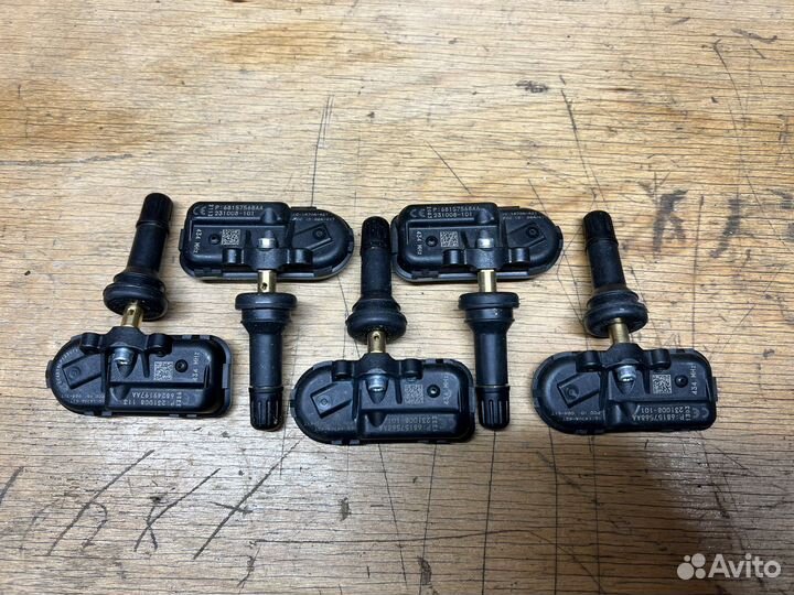 Датчик давления в шинах Chrysler Jeep Dodge