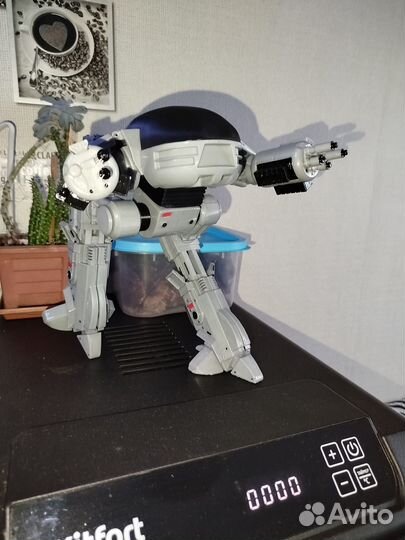 Робот ed 209 из робокопа