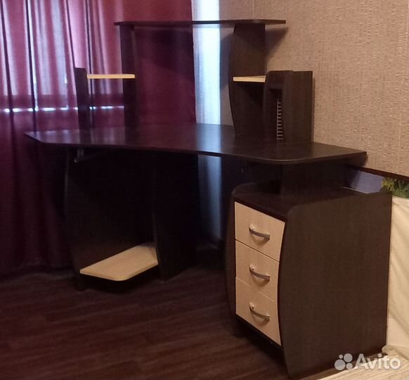 Компьютерный стол