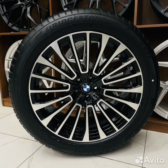 R21 Bridgestone Blizzak LM-001 285/45, PCD 5x112 DIA 66.6