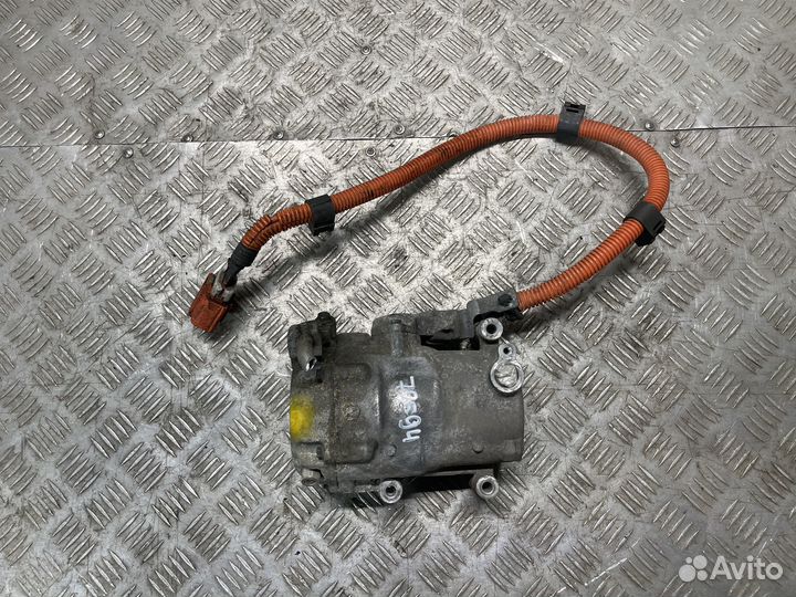 Компрессор кондиционера Toyota Prius 20