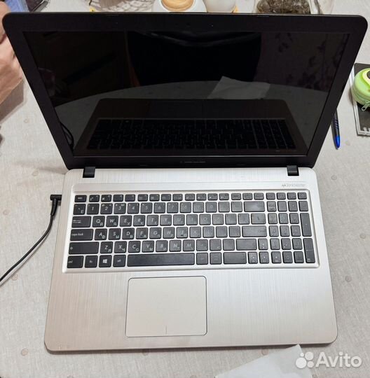 Ноутбук asus