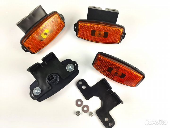 Фонари габаритные желтые с кронштейном 12/24