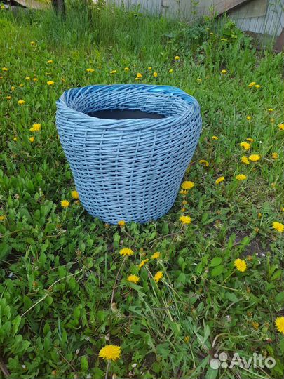 Кашпо из искусственного ротанга