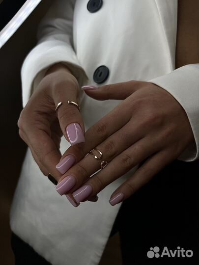 Модель на маникюр