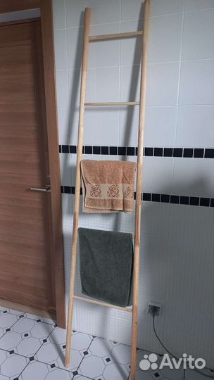 Интерьерная лесенка из дерева