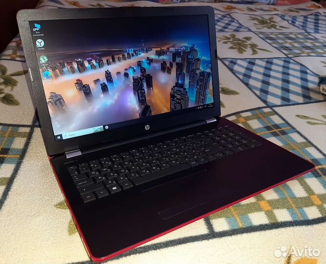 HP 15.6/DDR4-4Gb/Sdd240Gb/Amd Radeon R2 2Gb