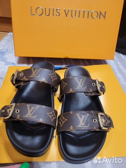 Шлепанцы Louis Vuitton Bom Dia Flat