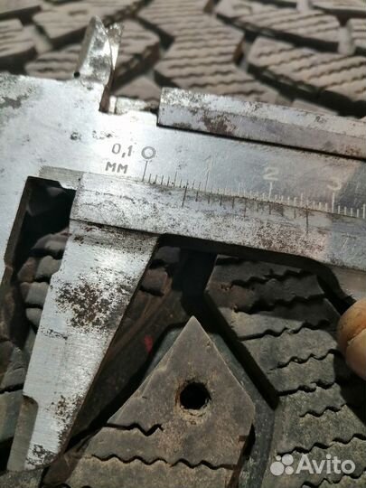 Bridgestone Blizzak Spike-01 205/60 R16 96T