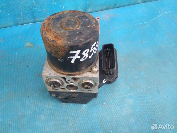 Блок ABS (насос) Toyota Camry XV40 2006-2011