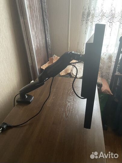 Кроштейн монитора для стола