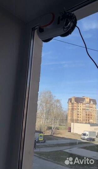 Робот-мойщик окон