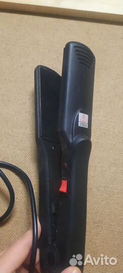 Выпрямитель для волос б/у