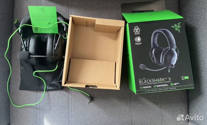 Игровые наушники Razer BlackShark V2X