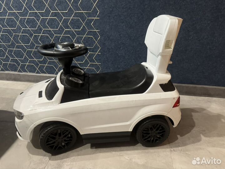 Машинка каталка толокар с ручкой mercedes