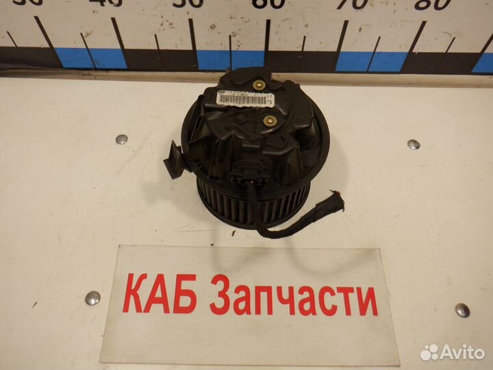 Моторчик отопителя Nissan Micra K12E CGA3DE