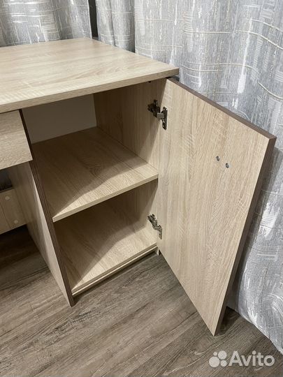 Письменный стол для школьника