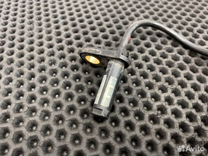 Датчик abs передний Mercedes-Benz E-Class W211