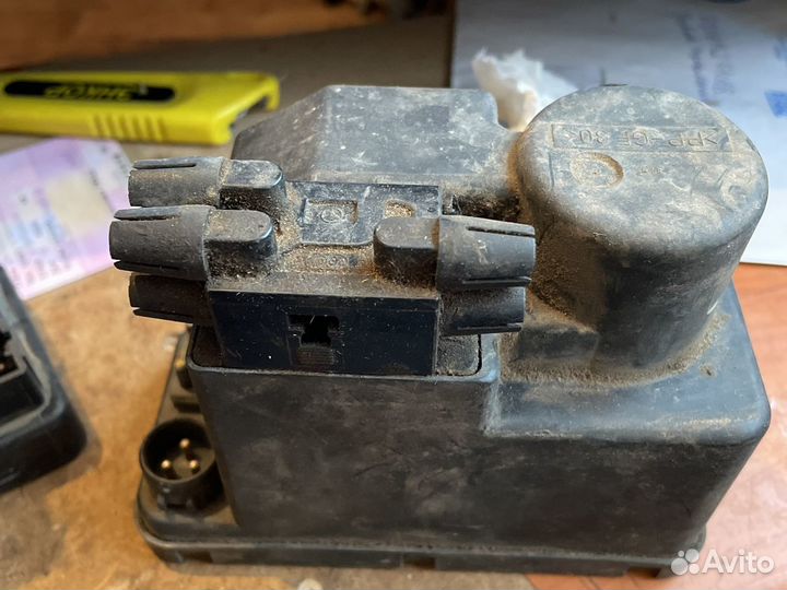 Компрессор центрального замка Mercedes-Benz