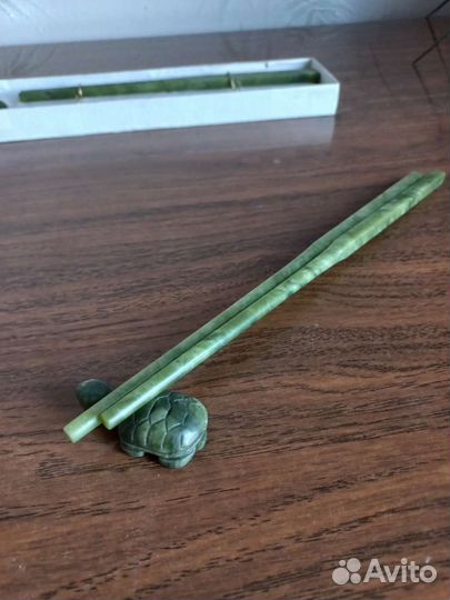 Китайский палочки из нефрита