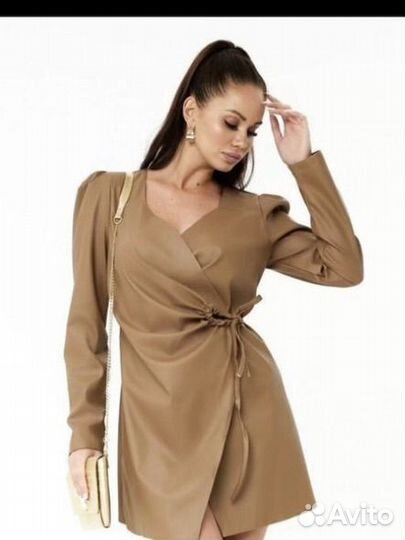 Платье из экокожи