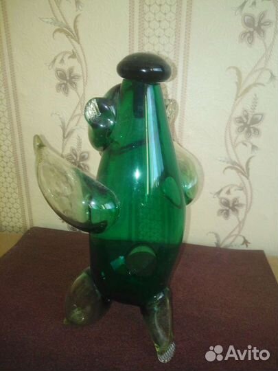 Коллекционный графин - бутылка из цветного стекла