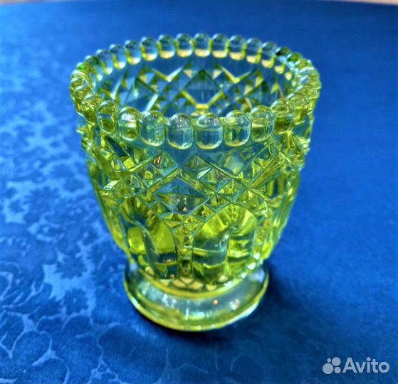 Антикварный урановый бокал 19 век