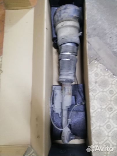 Передняя пневмо стойка мерседес c класс W 221