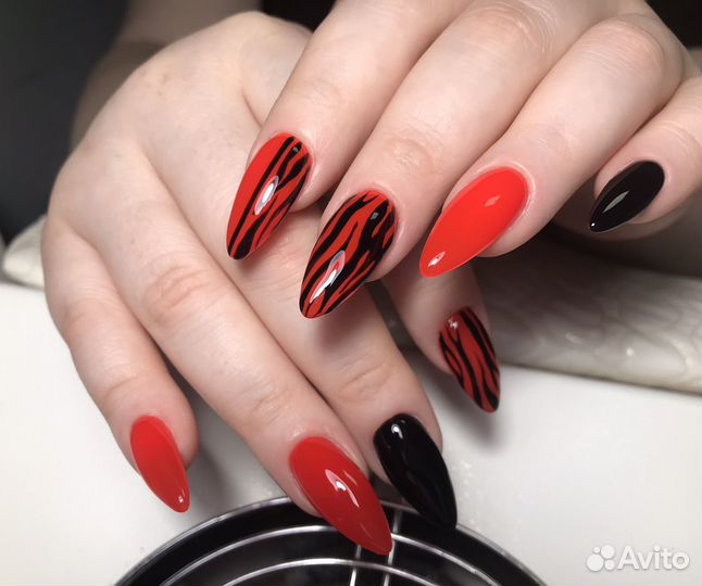 Мастер маникюра, педикюра