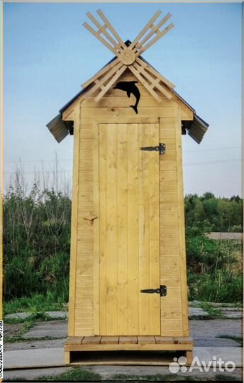 Уличный туалет с декором AVN