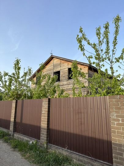 Дом 200 м² на участке 12 сот.