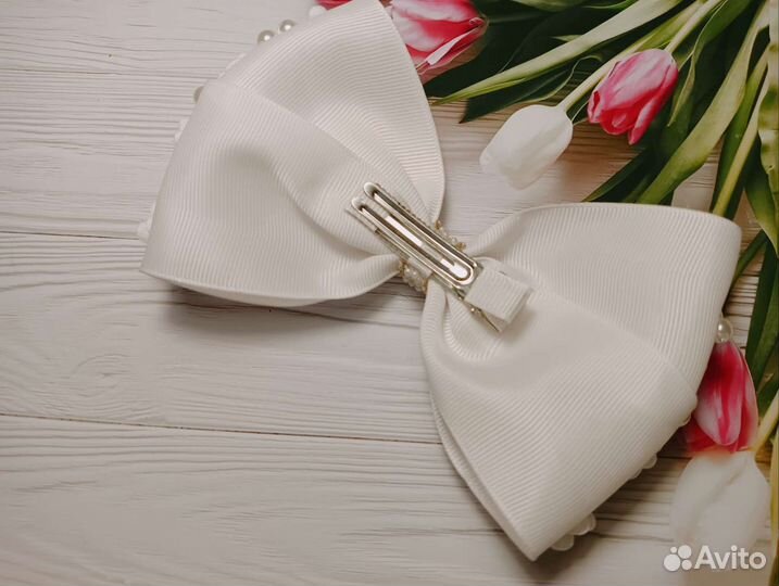 Большой бант на заколке