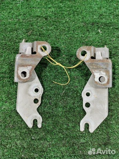 Петля капота Mazda Tribute EP3W L3